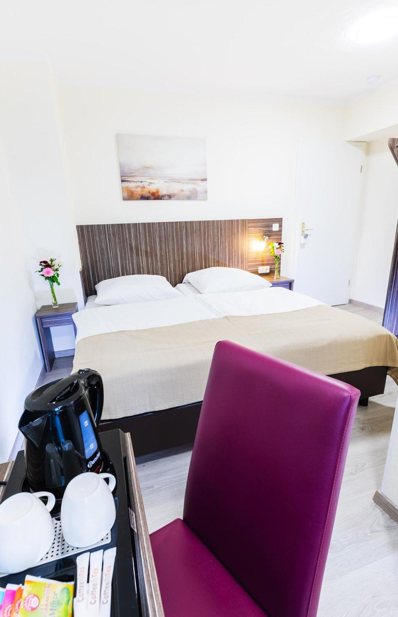 Pension Altes Backhaus แฮร์โซเกนเอารัค ภายนอก รูปภาพ