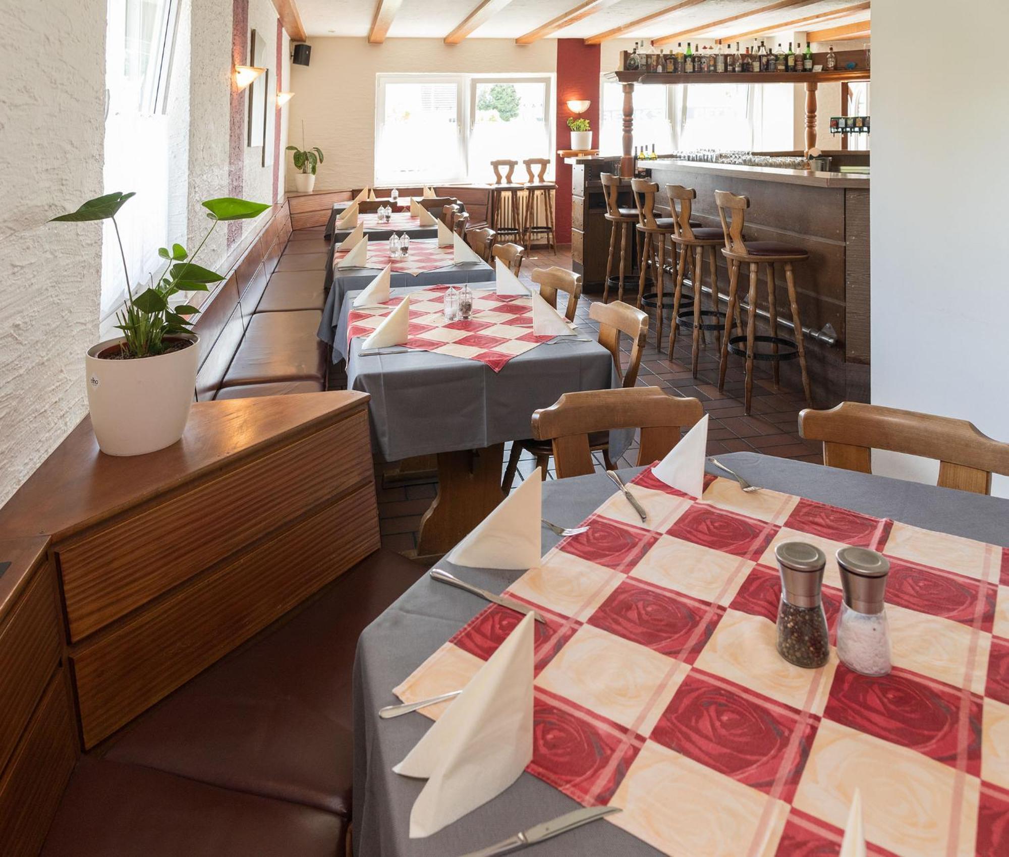 Pension Altes Backhaus แฮร์โซเกนเอารัค ภายนอก รูปภาพ