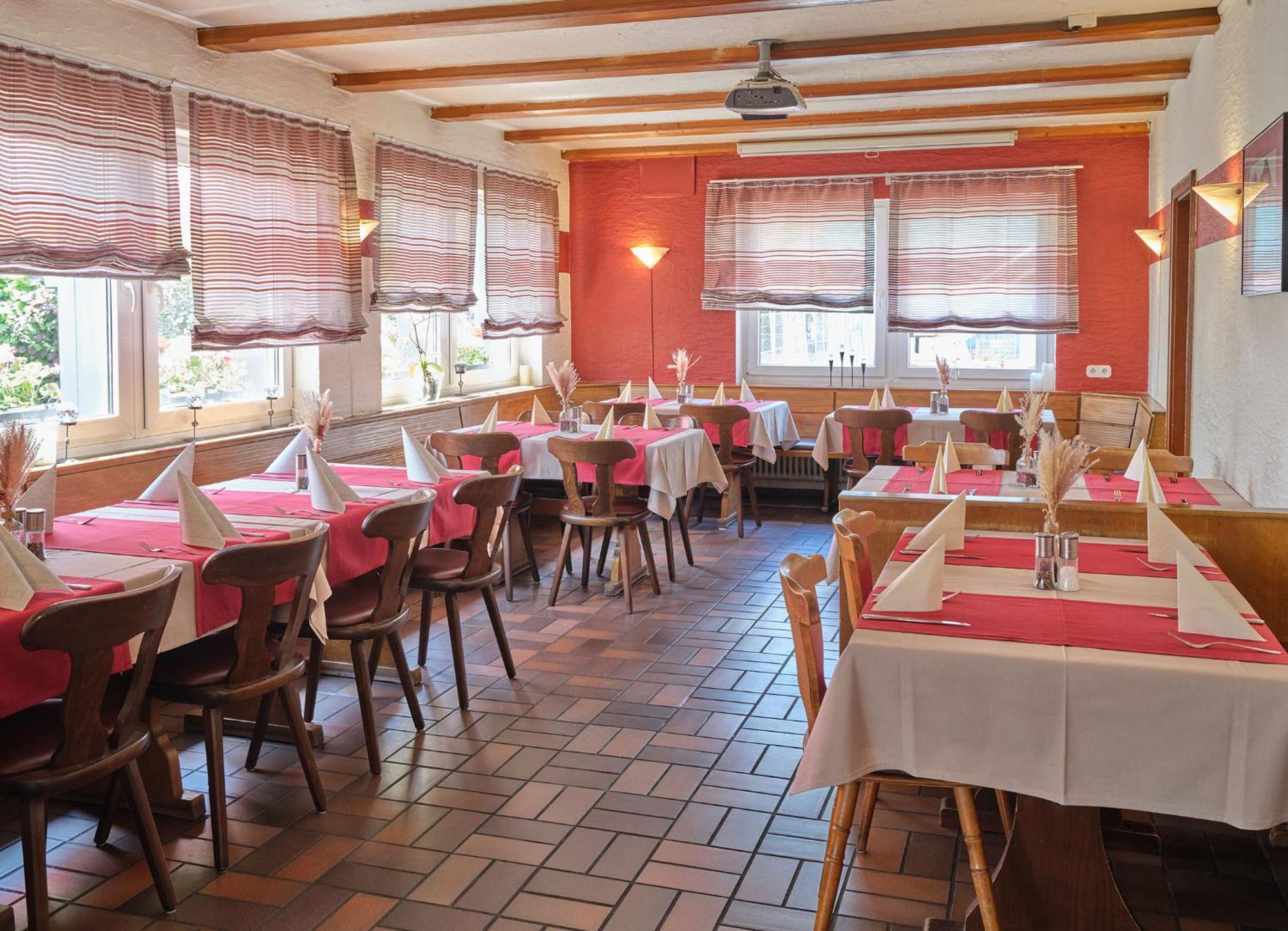 Pension Altes Backhaus แฮร์โซเกนเอารัค ภายนอก รูปภาพ